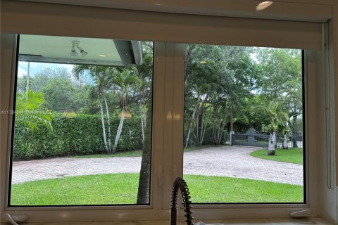 House in Pinecrest, Florida 6 bedrooms, 543.39 sq.m. № 1711230 - photo 16