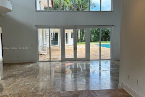 House in Pinecrest, Florida 6 bedrooms, 543.39 sq.m. № 1711230 - photo 10