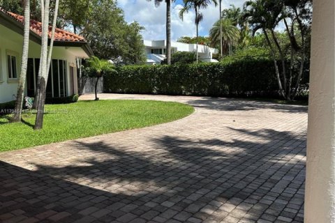 House in Pinecrest, Florida 6 bedrooms, 543.39 sq.m. № 1711230 - photo 7