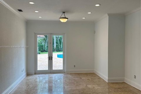 House in Pinecrest, Florida 6 bedrooms, 543.39 sq.m. № 1711230 - photo 13