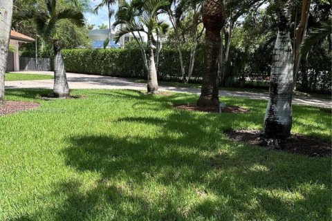 House in Pinecrest, Florida 6 bedrooms, 543.39 sq.m. № 1711230 - photo 9