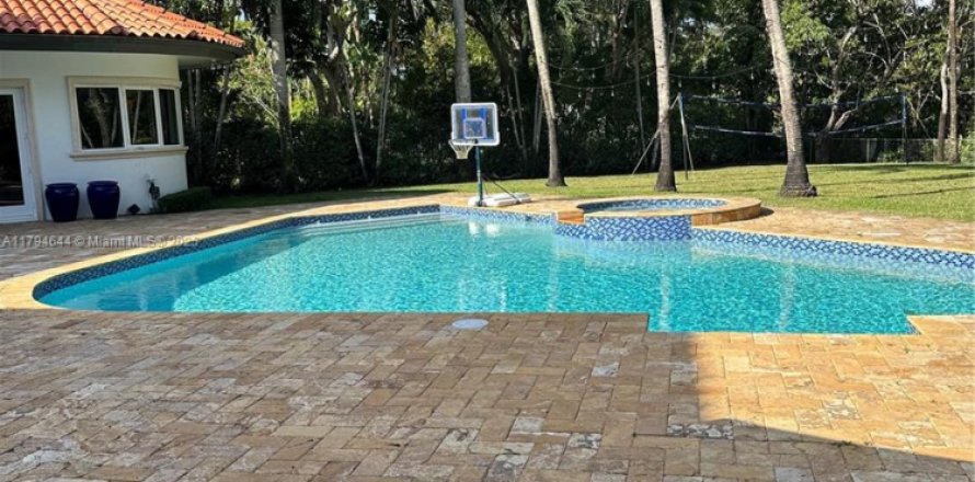 Villa ou maison à Pinecrest, Floride 6 chambres, 543.39 m2 № 1711230