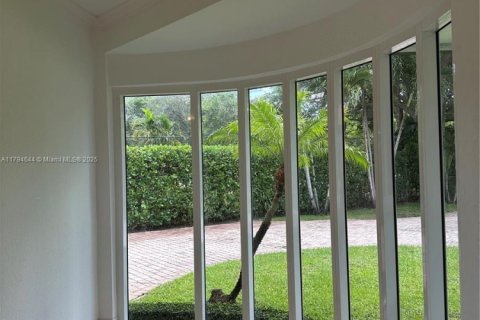 House in Pinecrest, Florida 6 bedrooms, 543.39 sq.m. № 1711230 - photo 17