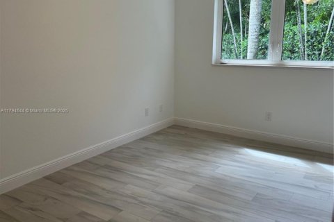 House in Pinecrest, Florida 6 bedrooms, 543.39 sq.m. № 1711230 - photo 19