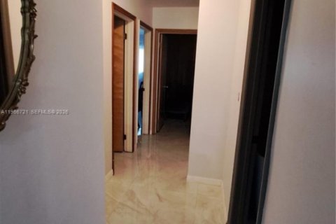 Villa ou maison à louer à Homestead, Floride: 3 chambres, 230.03 m2 № 2029267 - photo 22