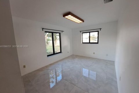 Villa ou maison à louer à Homestead, Floride: 3 chambres, 230.03 m2 № 2029267 - photo 27