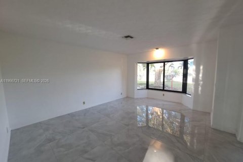 Villa ou maison à louer à Homestead, Floride: 3 chambres, 230.03 m2 № 2029267 - photo 29