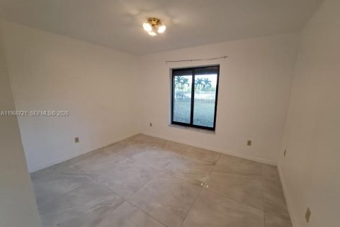 Villa ou maison à louer à Homestead, Floride: 3 chambres, 230.03 m2 № 2029267 - photo 26