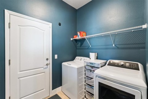 House in Orlando, Florida 3 bedrooms, 172.89 sq.m. № 2115138 - photo 17