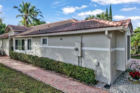 Villa ou maison à vendre à Pembroke Pines, Floride: 3 chambres, 151.71 m2 № 2025824 - photo 30