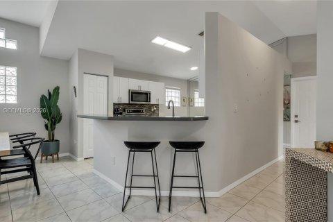 Villa ou maison à vendre à Pembroke Pines, Floride: 3 chambres, 151.71 m2 № 2025824 - photo 14