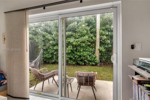 Villa ou maison à vendre à Pembroke Pines, Floride: 3 chambres, 151.71 m2 № 2025824 - photo 7