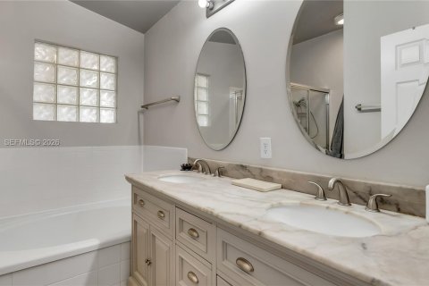Villa ou maison à vendre à Pembroke Pines, Floride: 3 chambres, 151.71 m2 № 2025824 - photo 25