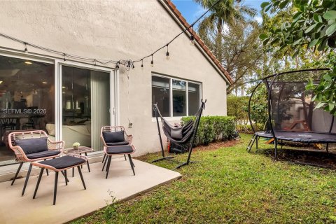 Villa ou maison à vendre à Pembroke Pines, Floride: 3 chambres, 151.71 m2 № 2025824 - photo 2