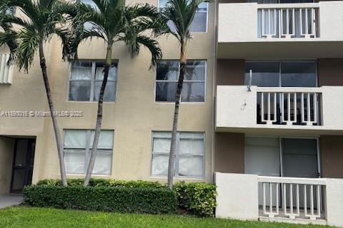 Copropriété à louer à North Miami, Floride: 1 chambre, 56.67 m2 № 1946710 - photo 1