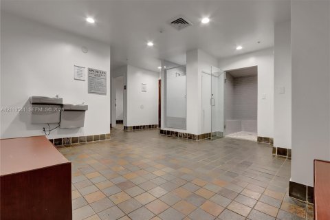 Condominio en venta en Miami, Florida, 2 dormitorios, 109.07 m2 № 2432525 - foto 17