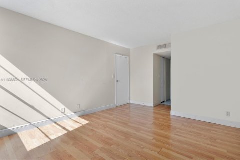 Снять в аренду кондоминиум в Авентура, Флорида 1 спальня, 68.84м2, № 2058278 - фото 13