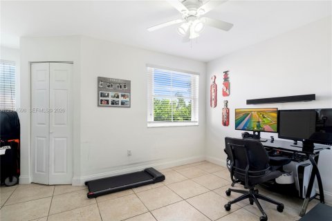 Condo in Miami, Florida, 2 bedrooms  № 2076525 - photo 15