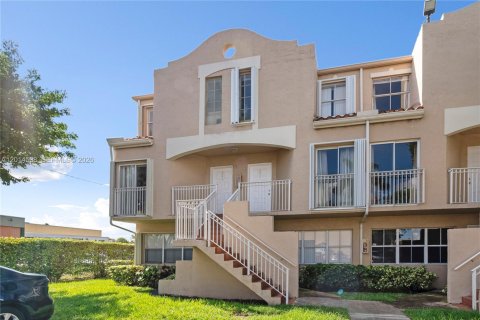 Condo in Miami, Florida, 2 bedrooms  № 2076525 - photo 22