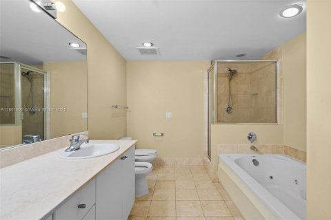 Copropriété à vendre à Sunny Isles Beach, Floride: 3 chambres, 172.8 m2 № 1892453 - photo 23