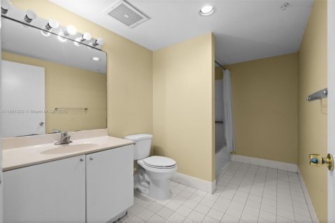 Copropriété à vendre à Sunny Isles Beach, Floride: 3 chambres, 172.8 m2 № 1892453 - photo 26