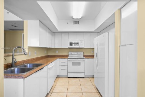 Copropriété à vendre à Sunny Isles Beach, Floride: 3 chambres, 172.8 m2 № 1892453 - photo 17