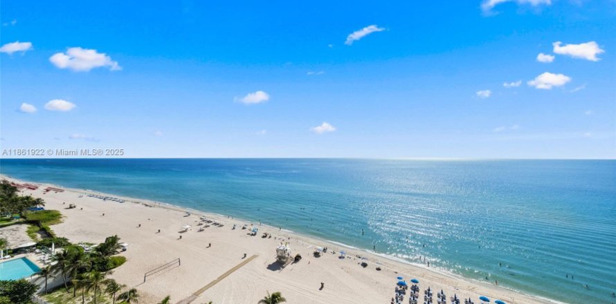 Condo à Sunny Isles Beach, Floride, 3 chambres  № 1892453