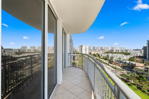 Copropriété à vendre à Sunny Isles Beach, Floride: 3 chambres, 172.8 m2 № 1892453 - photo 4