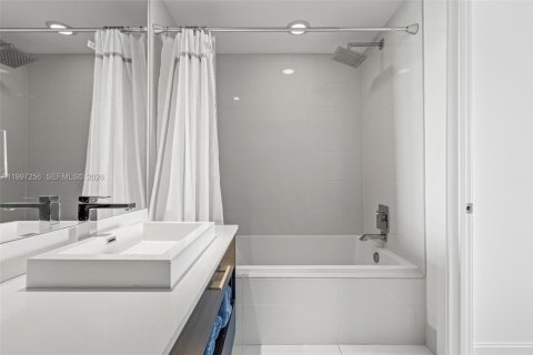 Снять в аренду кондоминиум в Майами, Флорида 1 спальня, 70.23м2, № 2063524 - фото 10