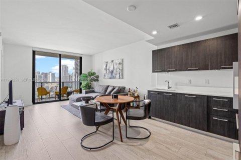 Снять в аренду кондоминиум в Майами, Флорида 1 спальня, 70.23м2, № 2063524 - фото 4