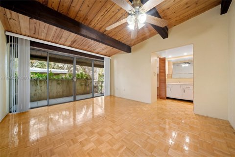 Townhouse in Miami, Florida 3 bedrooms, 157.28 sq.m. № 2001387 - photo 28