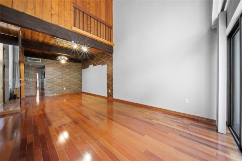 Townhouse in Miami, Florida 3 bedrooms, 157.28 sq.m. № 2001387 - photo 9