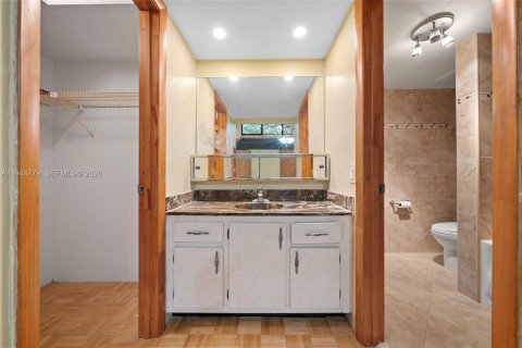 Townhouse in Miami, Florida 3 bedrooms, 157.28 sq.m. № 2001387 - photo 24