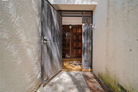 Townhouse in Miami, Florida 3 bedrooms, 157.28 sq.m. № 2001387 - photo 7