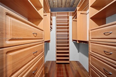 Townhouse in Miami, Florida 3 bedrooms, 157.28 sq.m. № 2001387 - photo 19