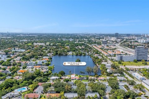 Townhouse in Miami, Florida 3 bedrooms, 157.28 sq.m. № 2001387 - photo 2