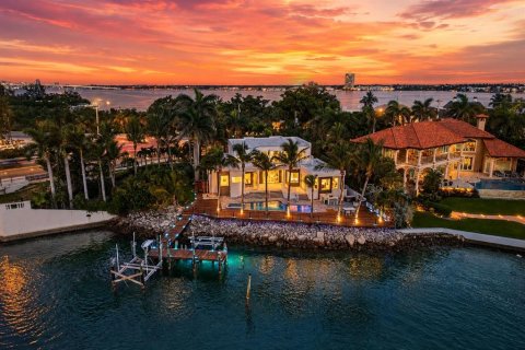 Villa ou maison à vendre à Sarasota, Floride: 4 chambres, 365.66 m2 № 2287672 - photo 2