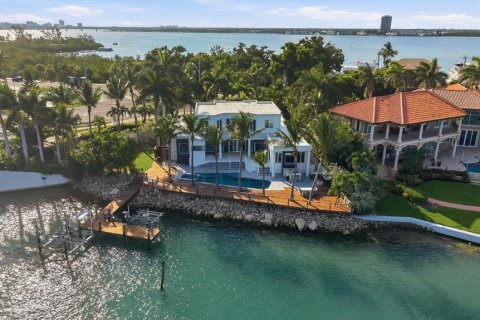 Villa ou maison à vendre à Sarasota, Floride: 4 chambres, 365.66 m2 № 2287672 - photo 3