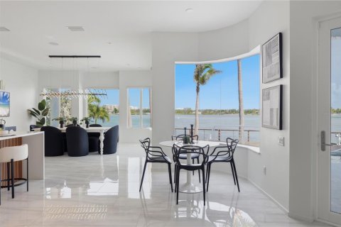 Villa ou maison à vendre à Sarasota, Floride: 4 chambres, 365.66 m2 № 2287672 - photo 19