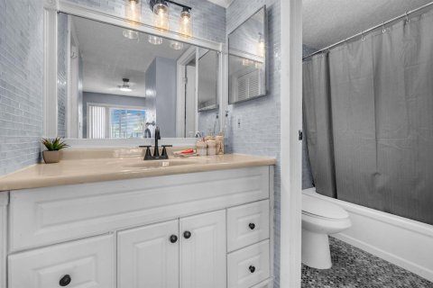 Condominio en venta en Lauderhill, Florida, 3 dormitorios, 126.35 m2 № 2252630 - foto 19
