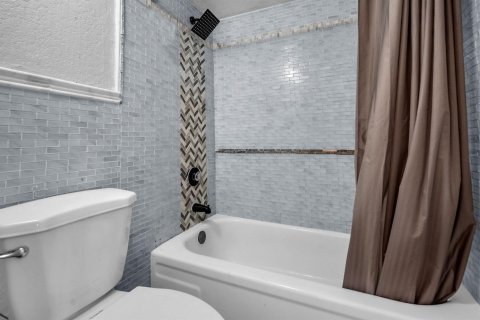 Condominio en venta en Lauderhill, Florida, 3 dormitorios, 126.35 m2 № 2252630 - foto 21