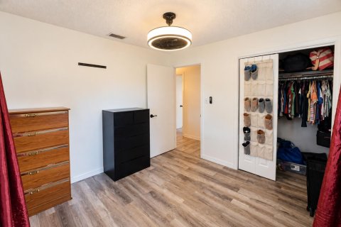 Villa ou maison à louer à St. Lucie, Floride: 3 chambres, 130.99 m2 № 2359584 - photo 5