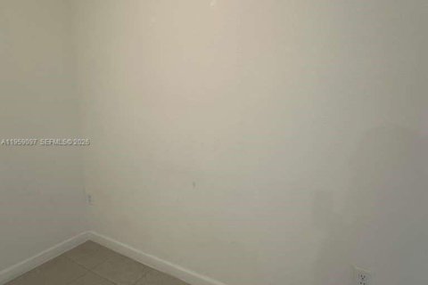Touwnhouse à louer à Homestead, Floride: 3 chambres, 133.97 m2 № 2017853 - photo 13