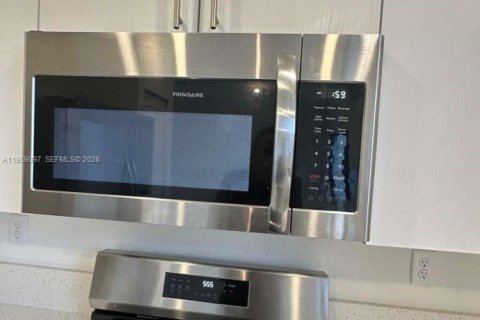 Touwnhouse à louer à Homestead, Floride: 3 chambres, 133.97 m2 № 2017853 - photo 5