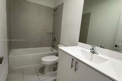 Touwnhouse à louer à Homestead, Floride: 3 chambres, 133.97 m2 № 2017853 - photo 18