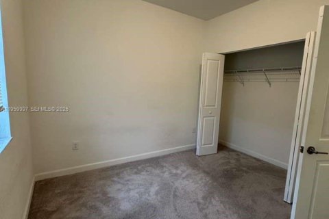 Touwnhouse à louer à Homestead, Floride: 3 chambres, 133.97 m2 № 2017853 - photo 12