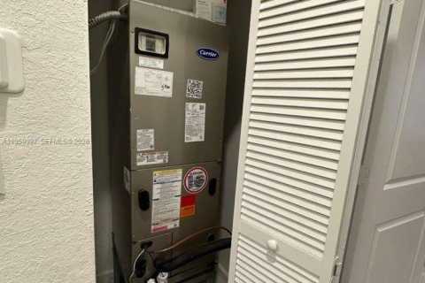 Touwnhouse à louer à Homestead, Floride: 3 chambres, 133.97 m2 № 2017853 - photo 15