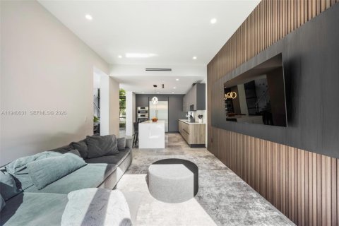 Villa ou maison à vendre à Miami, Floride: 4 chambres, 262.73 m2 № 2000207 - photo 11