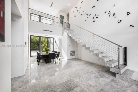Villa ou maison à vendre à Miami, Floride: 4 chambres, 262.73 m2 № 2000207 - photo 5