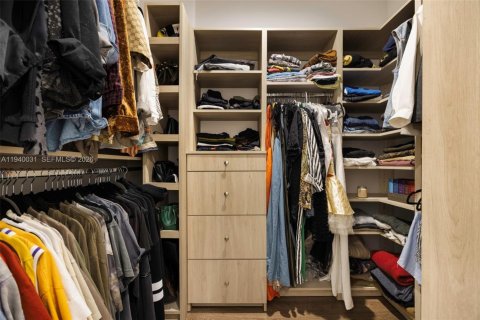 Villa ou maison à vendre à Miami, Floride: 4 chambres, 262.73 m2 № 2000207 - photo 22